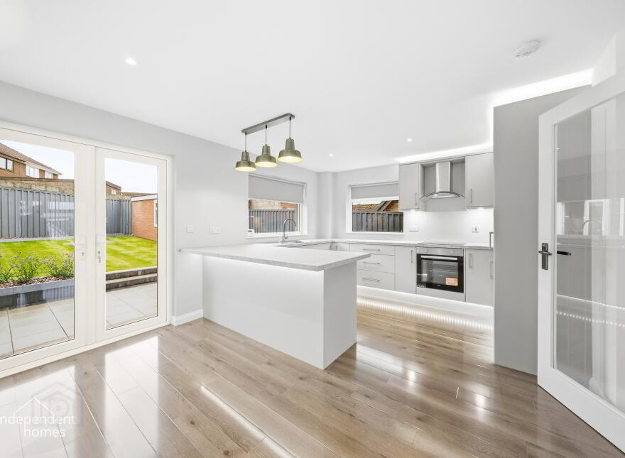 25 Argyll View, Larne, BT40 2JR
