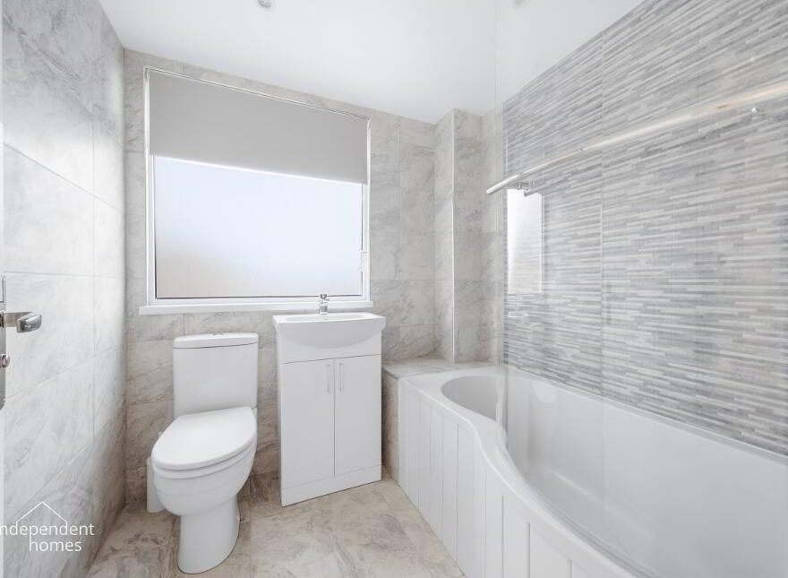 25 Argyll View, Larne, BT40 2JR