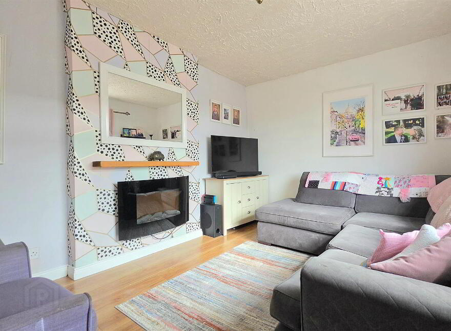 9 Shaftesbury Place, Carrickfergus, BT38 8JR