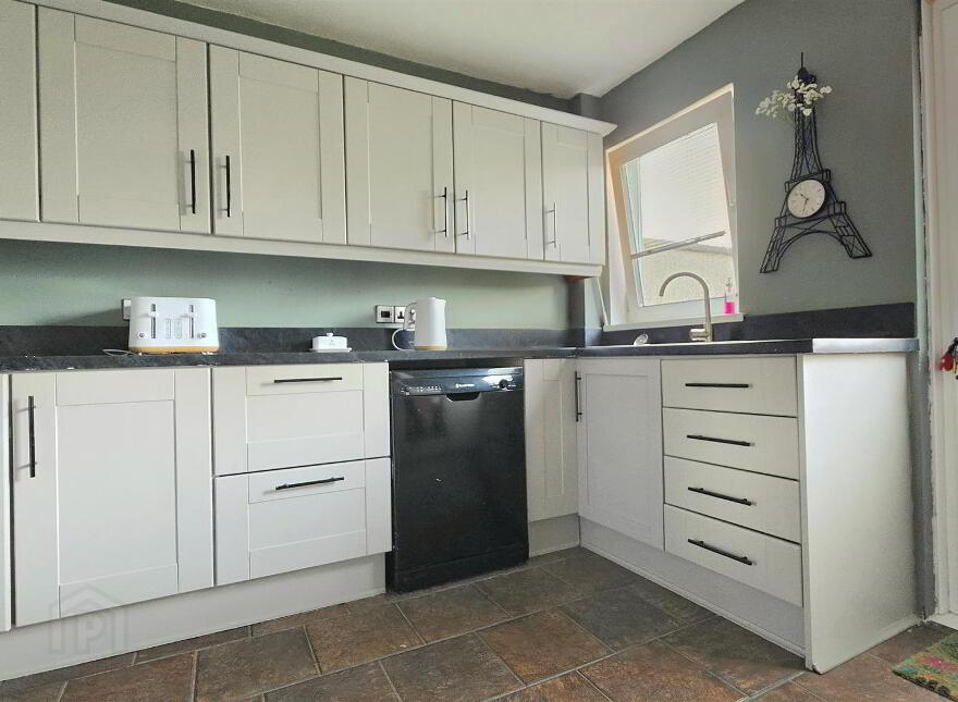 9 Shaftesbury Place, Carrickfergus, BT38 8JR