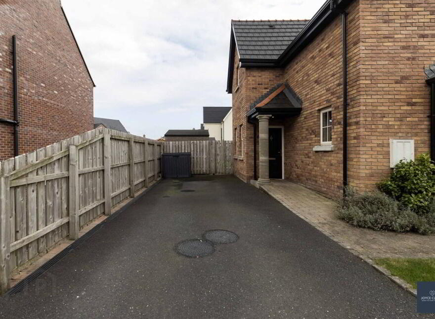 2 Bracken Hall, Portadown, BT63 5XG