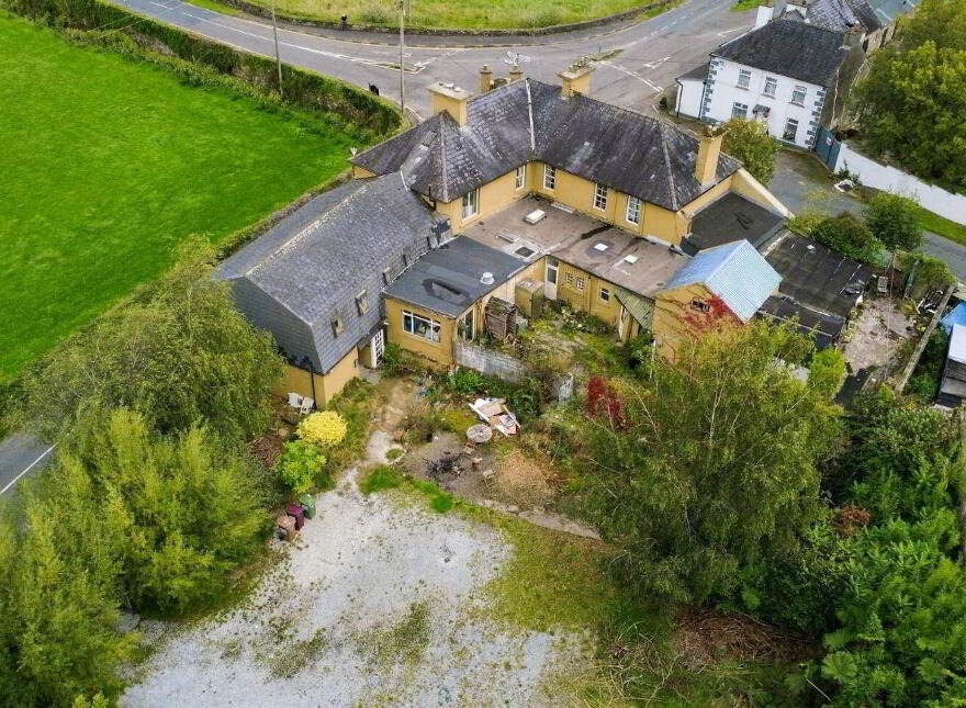 Ballyhooly Lodge Or Castle Tavern, Ballyhooly, P51W2K6
