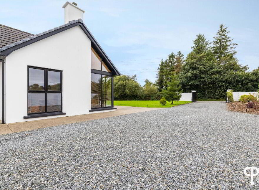 137 Ballyhanedin Road, Claudy, BT47 4EW