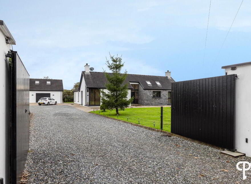 137 Ballyhanedin Road, Claudy, BT47 4EW