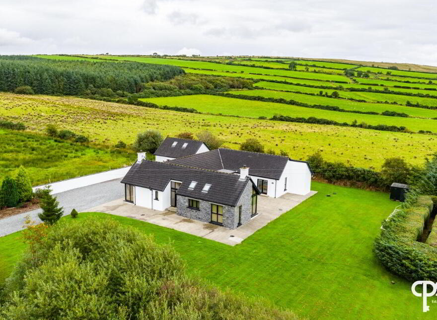137 Ballyhanedin Road, Claudy, BT47 4EW