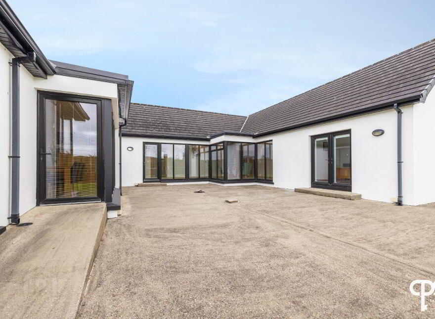 137 Ballyhanedin Road, Claudy, BT47 4EW