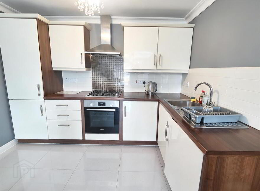 Apt, 8, 9 Brown Square, Belfast, BT13 2BW