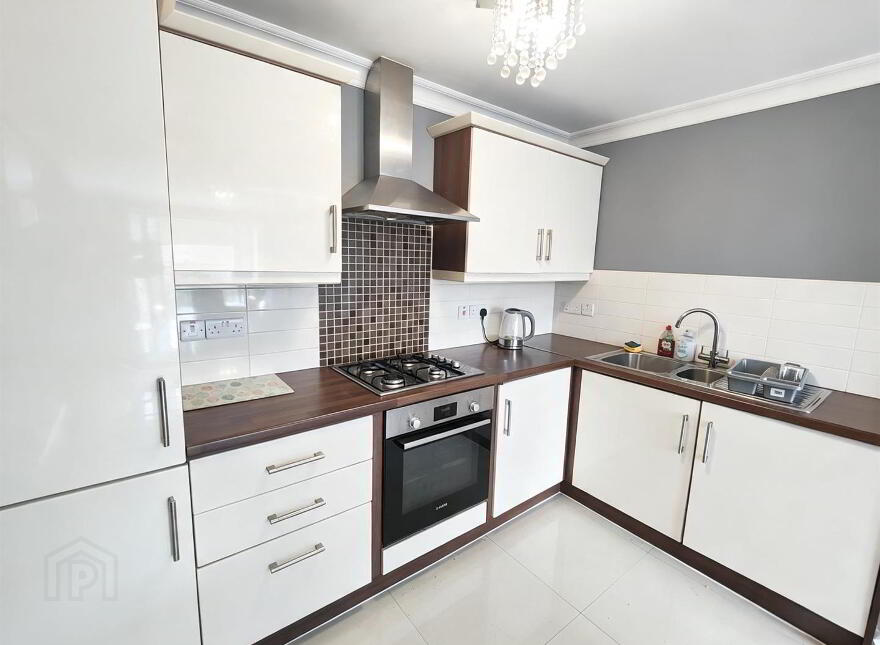 Apt, 8, 9 Brown Square, Belfast, BT13 2BW