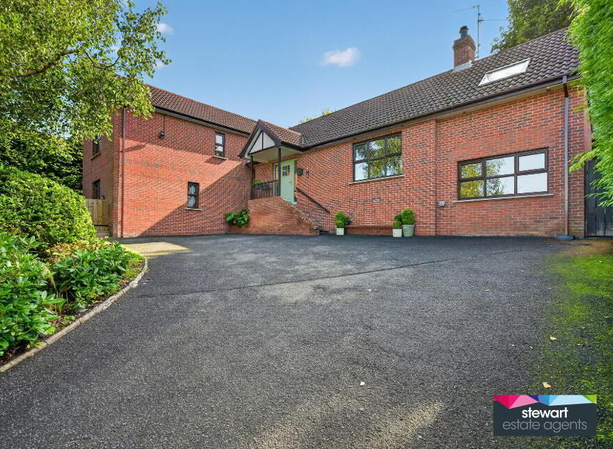 6 Fortfield, Dromore, BT25 1DD