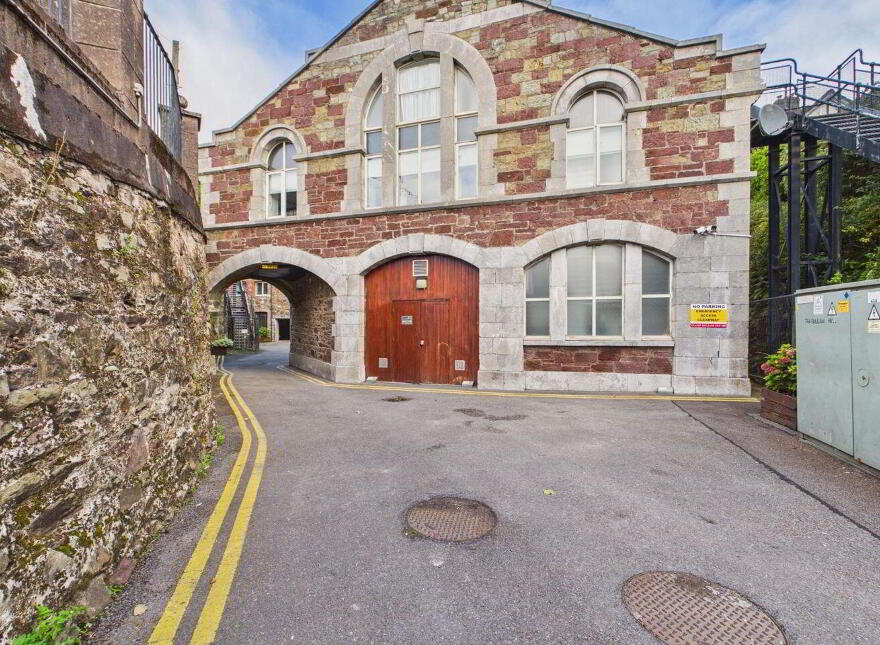 8 Stone Court, Trafalgar Hill, Montenotte, T23VY40