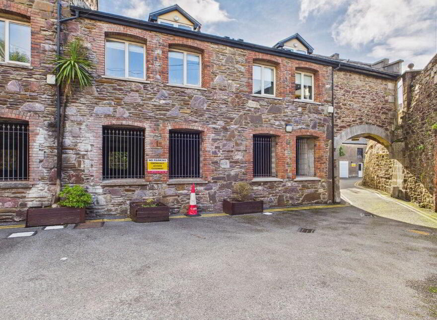 8 Stone Court, Trafalgar Hill, Montenotte, T23VY40