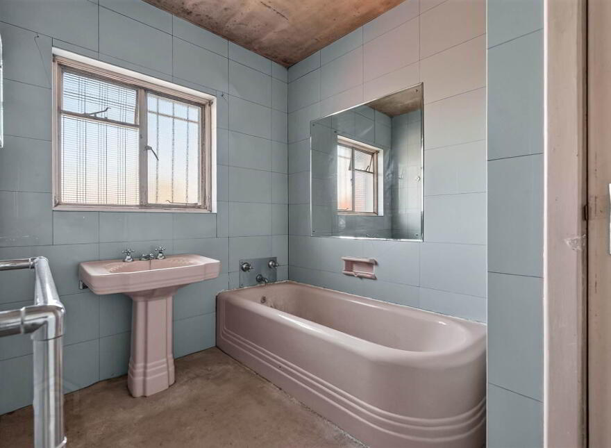 Monte Bre, 136 Upper Malone Road, Belfast, BT9 5PE