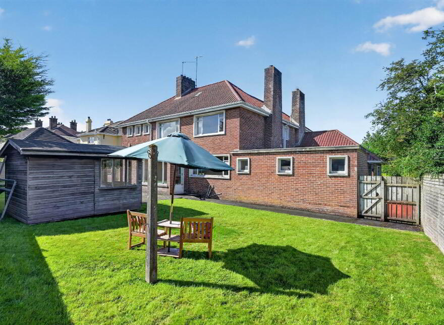 Monte Bre, 136 Upper Malone Road, Belfast, BT9 5PE