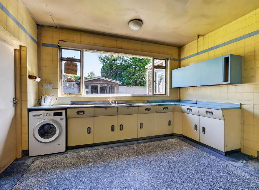 Monte Bre, 136 Upper Malone Road, Belfast, BT9 5PE