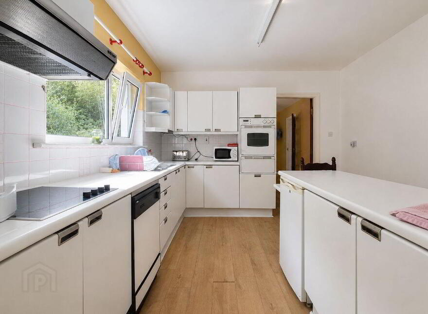 Woodpoint, Meadowlands, Courtmacsherry, P72KV76