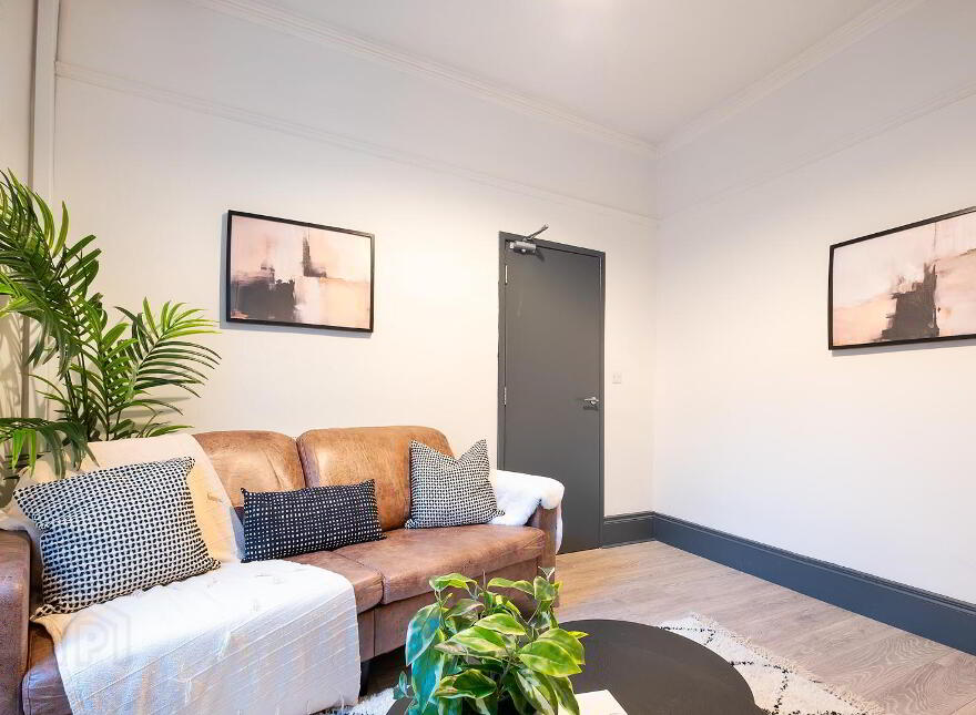 Room 3, 66 Willowbank Gardens, Belfast, BT15 5AJ