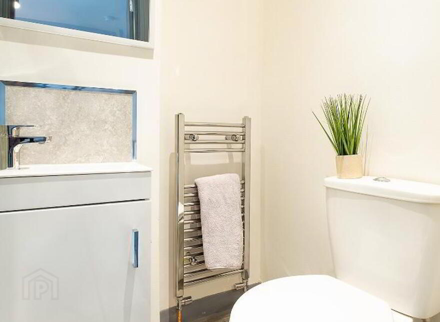 Room 3, 66 Willowbank Gardens, Belfast, BT15 5AJ