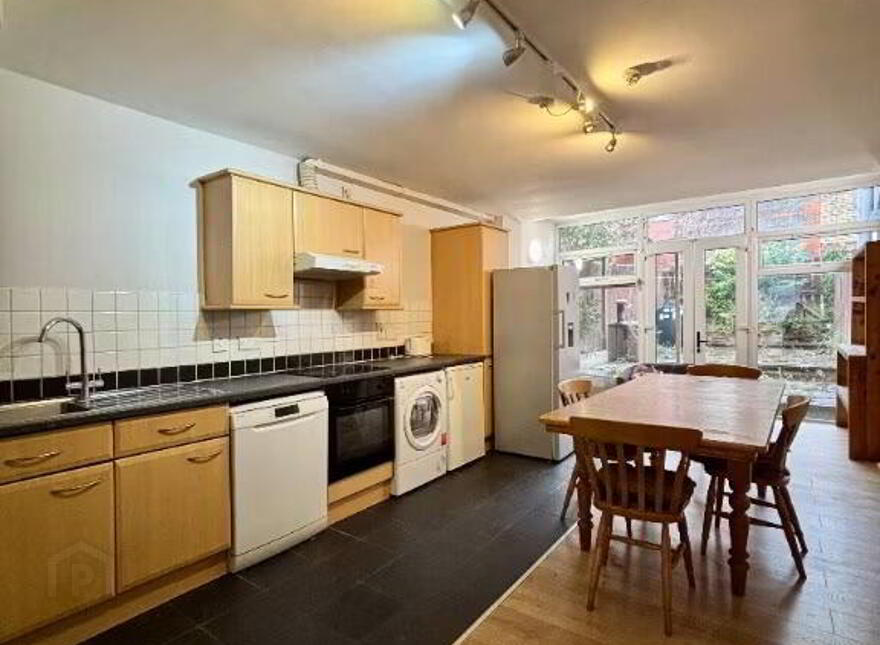 14 Meadowbank Street, Belfast, BT9 7FG