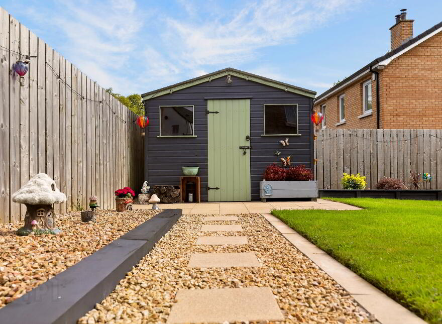 8 Foxton Wood Hill, Ballymena, BT42 4FB