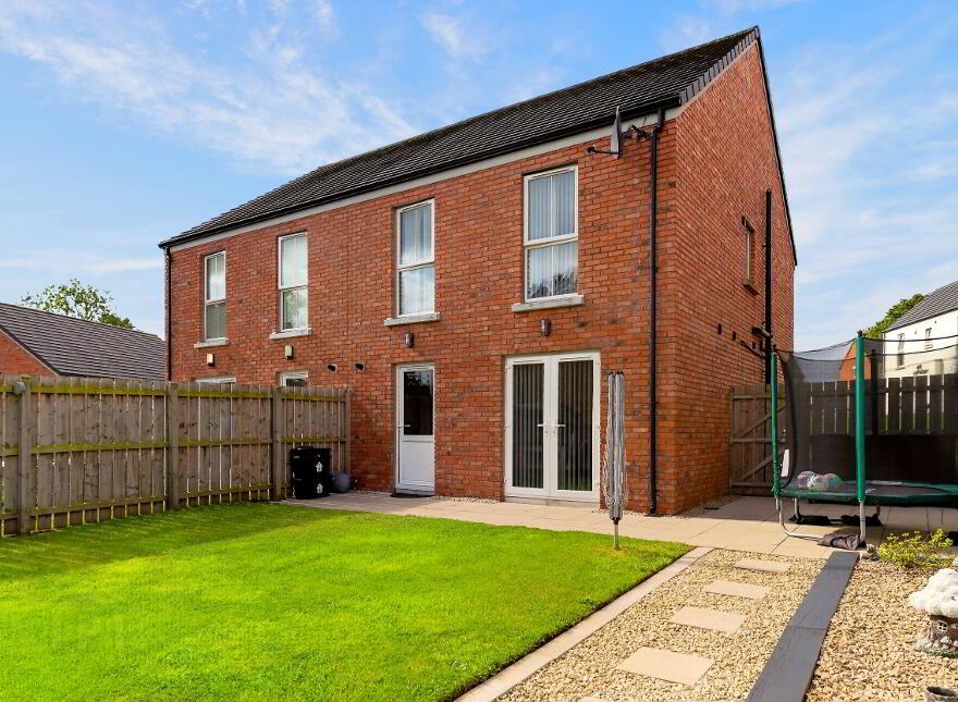 8 Foxton Wood Hill, Ballymena, BT42 4FB