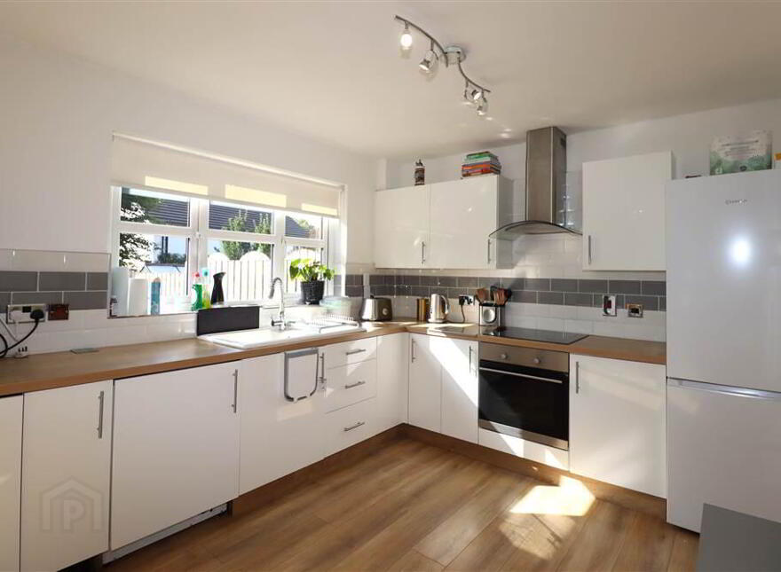 33 Knockdarragh Park, Lisburn, BT28 2XZ