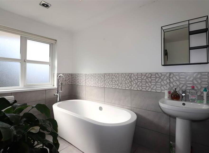 33 Knockdarragh Park, Lisburn, BT28 2XZ