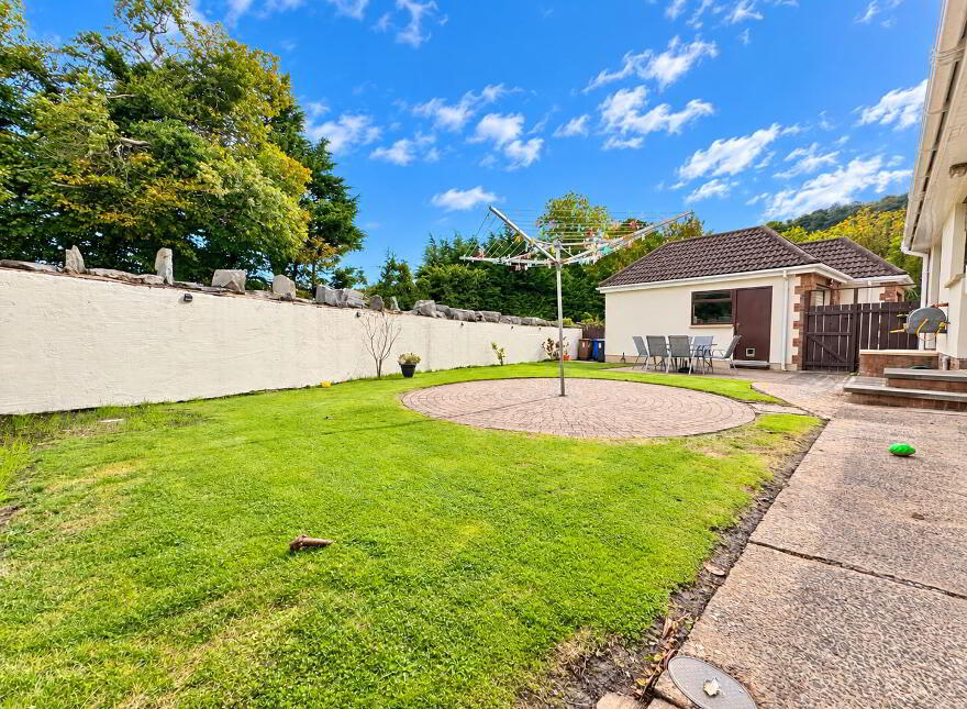 12 Craiganboy Park, Larne, BT40 3DN