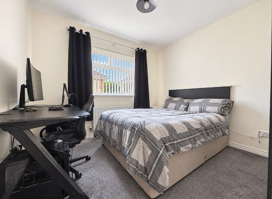 12 Craiganboy Park, Larne, BT40 3DN