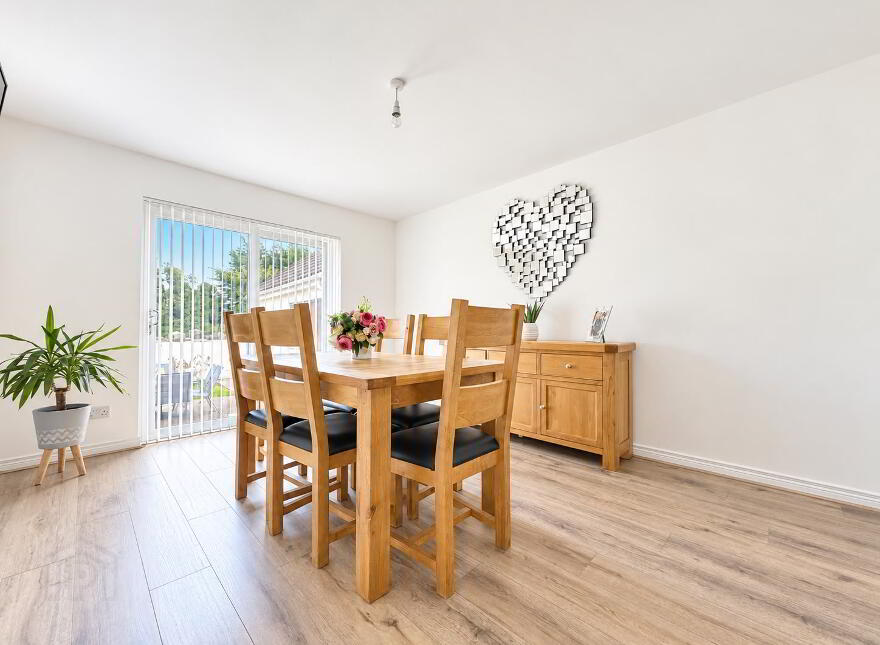 12 Craiganboy Park, Larne, BT40 3DN