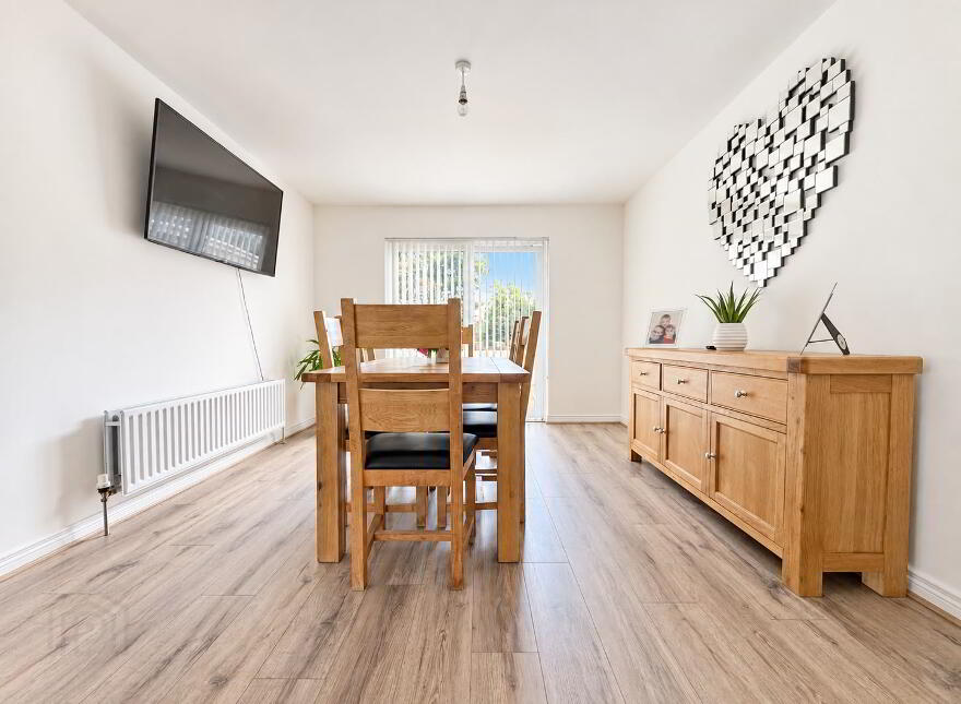 12 Craiganboy Park, Larne, BT40 3DN