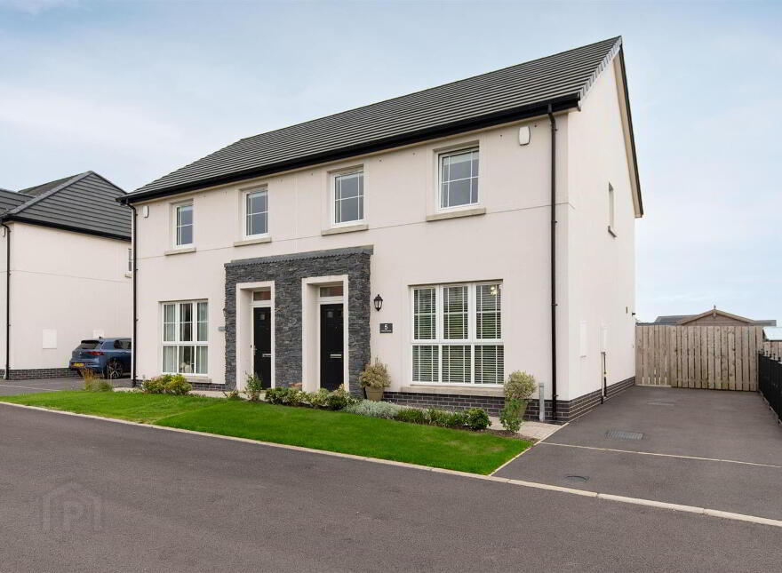 5 Mealough Gardens, Carryduff, Belfast, BT8 8SN
