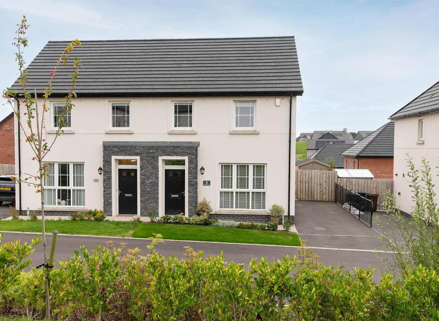 5 Mealough Gardens, Carryduff, Belfast, BT8 8SN