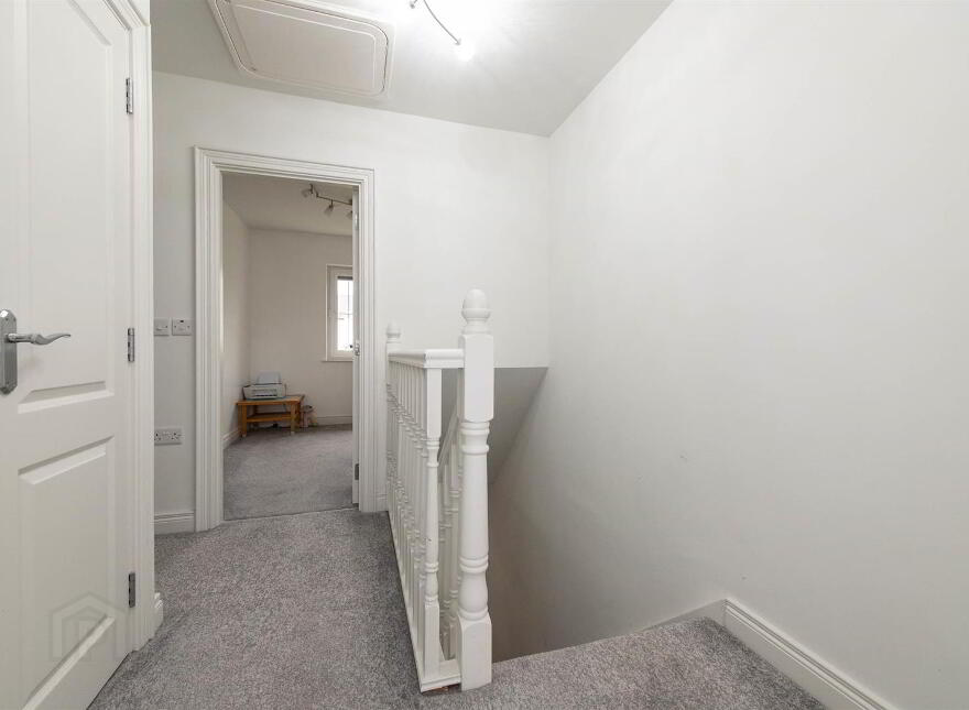 5 Mealough Gardens, Carryduff, Belfast, BT8 8SN
