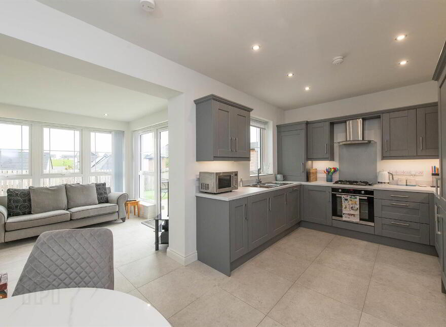 5 Mealough Gardens, Carryduff, Belfast, BT8 8SN
