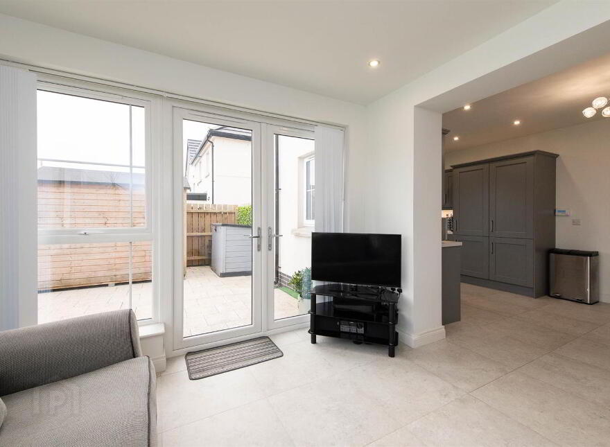 5 Mealough Gardens, Carryduff, Belfast, BT8 8SN