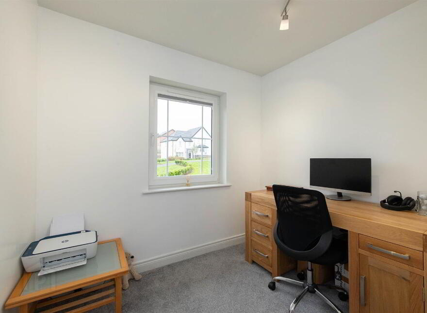 5 Mealough Gardens, Carryduff, Belfast, BT8 8SN