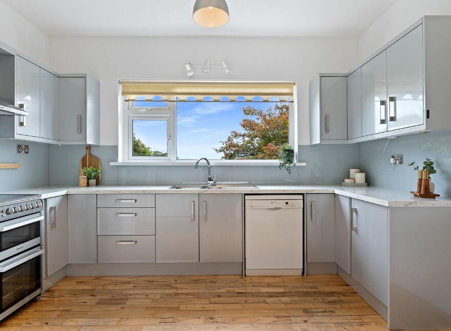 2 Ballynaroon, Glounthaune, T45PW97
