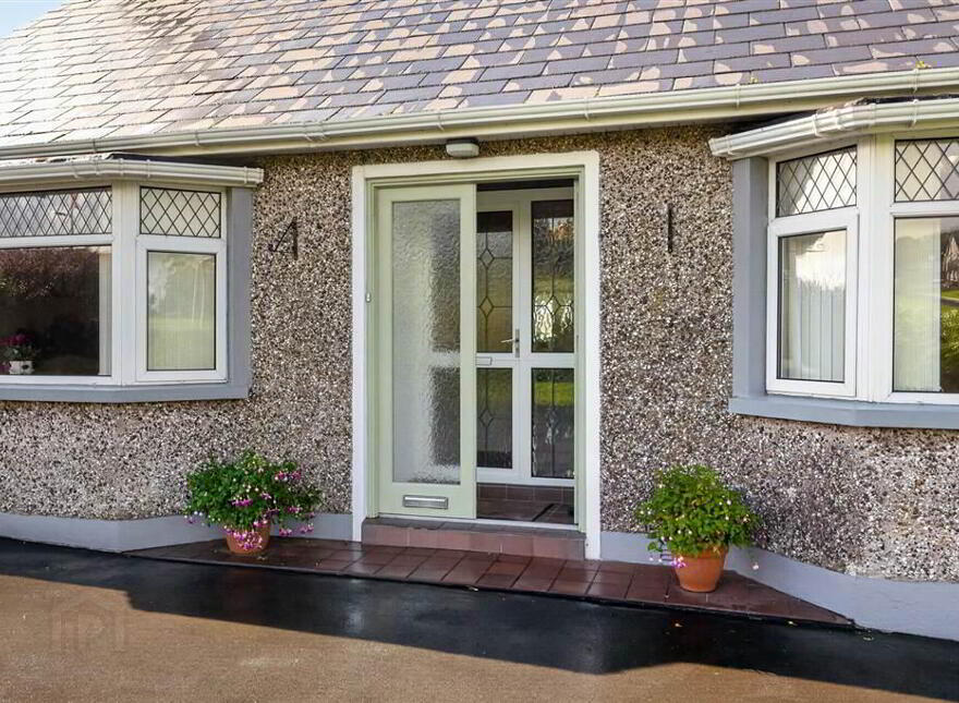 33 Stoneyford Road, Lisburn, BT28 3RG