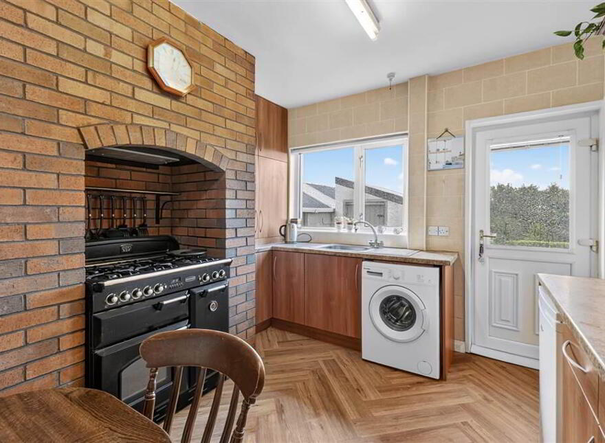 33 Stoneyford Road, Lisburn, BT28 3RG