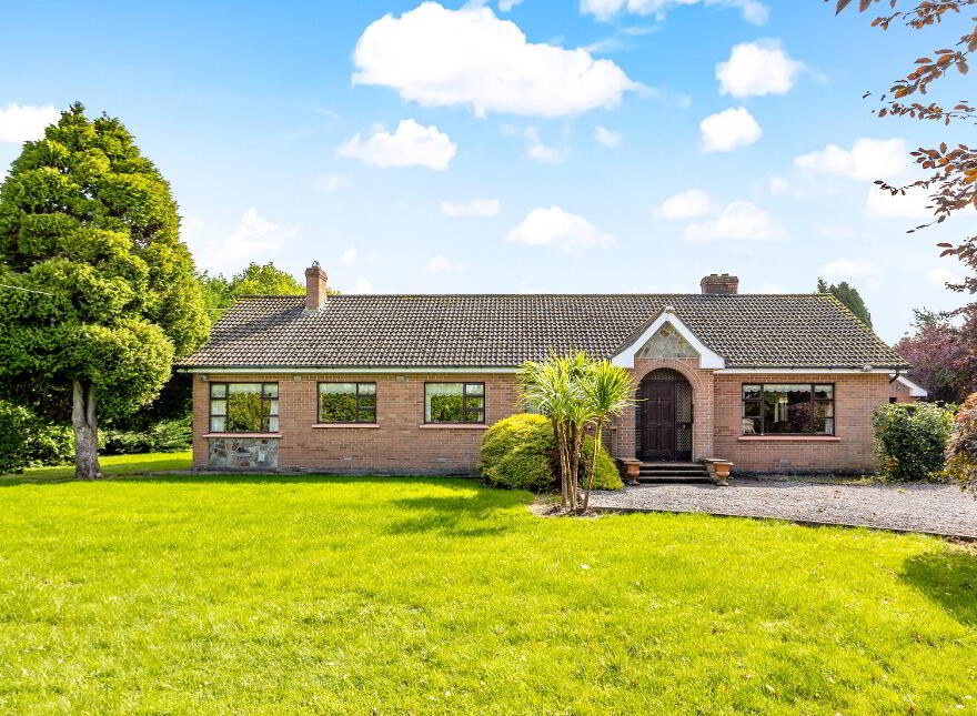 Oak Lawns, Clonee Road, Westmanstown, Lucan, K78P934