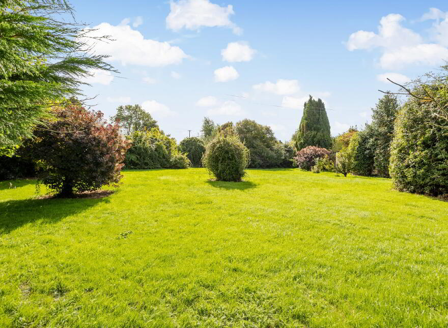 Oak Lawns, Clonee Road, Westmanstown, Lucan, K78P934