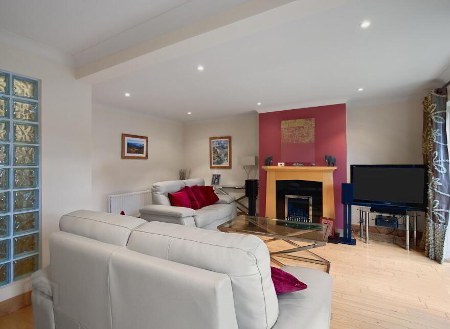 4 Ormiston Square, Belfast, BT4 2RU