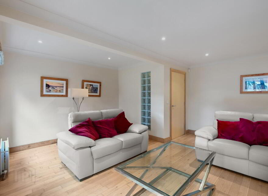4 Ormiston Square, Belfast, BT4 2RU