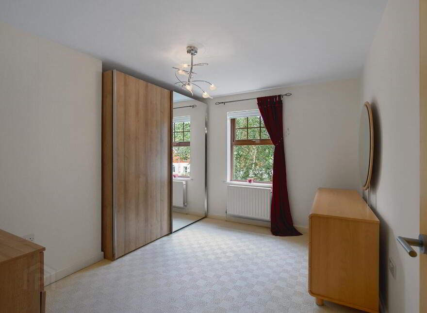 4 Ormiston Square, Belfast, BT4 2RU
