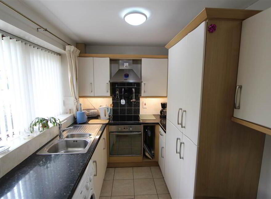 1 Ashleigh Manor, Off Windsor Avenue, Malone, Belfast, BT9 6JY