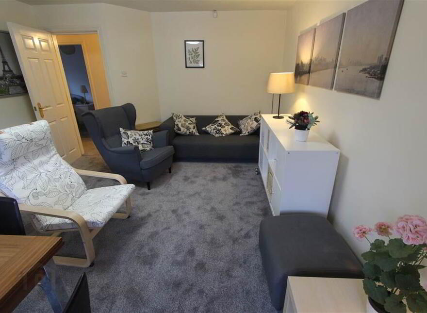 1 Ashleigh Manor, Off Windsor Avenue, Malone, Belfast, BT9 6JY