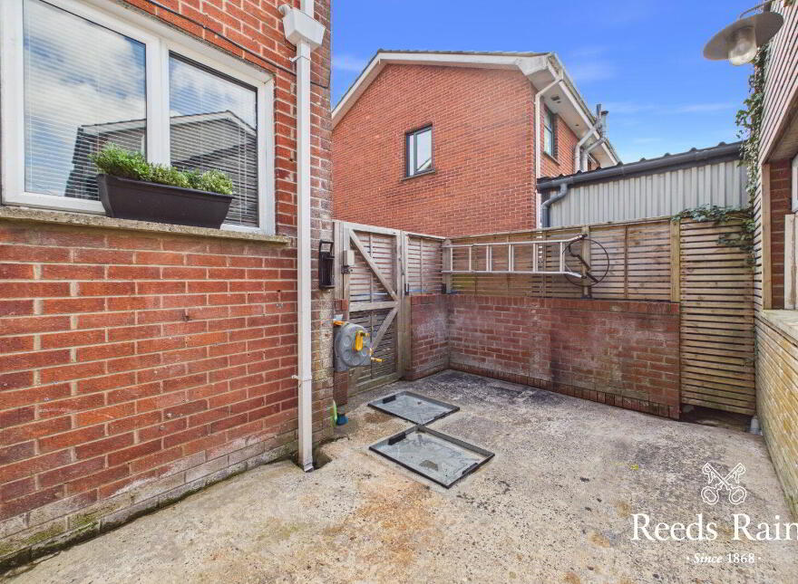 34 Ringhaddy Drive, Newtownards, BT23 8XB