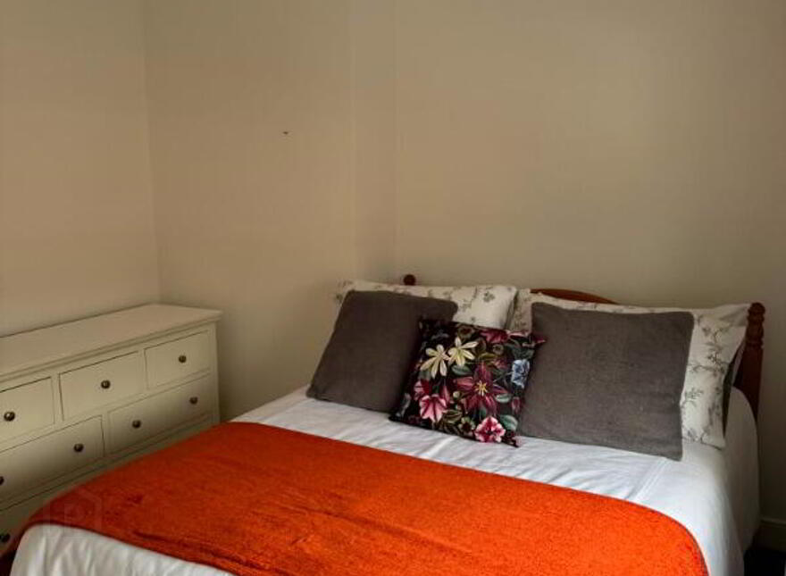 12 Ebor Parade, Belfast, BT12 6NS
