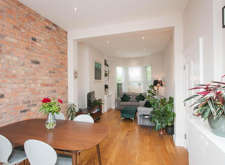 71 Deramore Avenue, Ormeau Road, Belfast, BT7 3ES