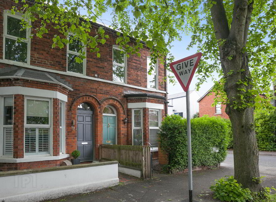 71 Deramore Avenue, Ormeau Road, Belfast, BT7 3ES